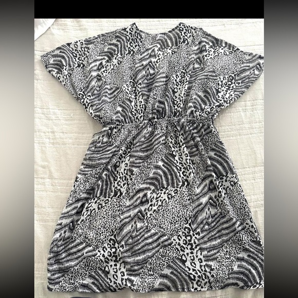 Gorgeous Zebra Print Cover-Up swimwear - Picture 3 of 3